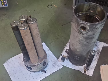 10,000-hour oil separator replacement on 30 kW industrial air compressor